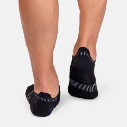 On Running On Ultralight Low Socks Men's 7 On Running On Ultralight Low Socks Men's -Brooks Shop 651250 864 2